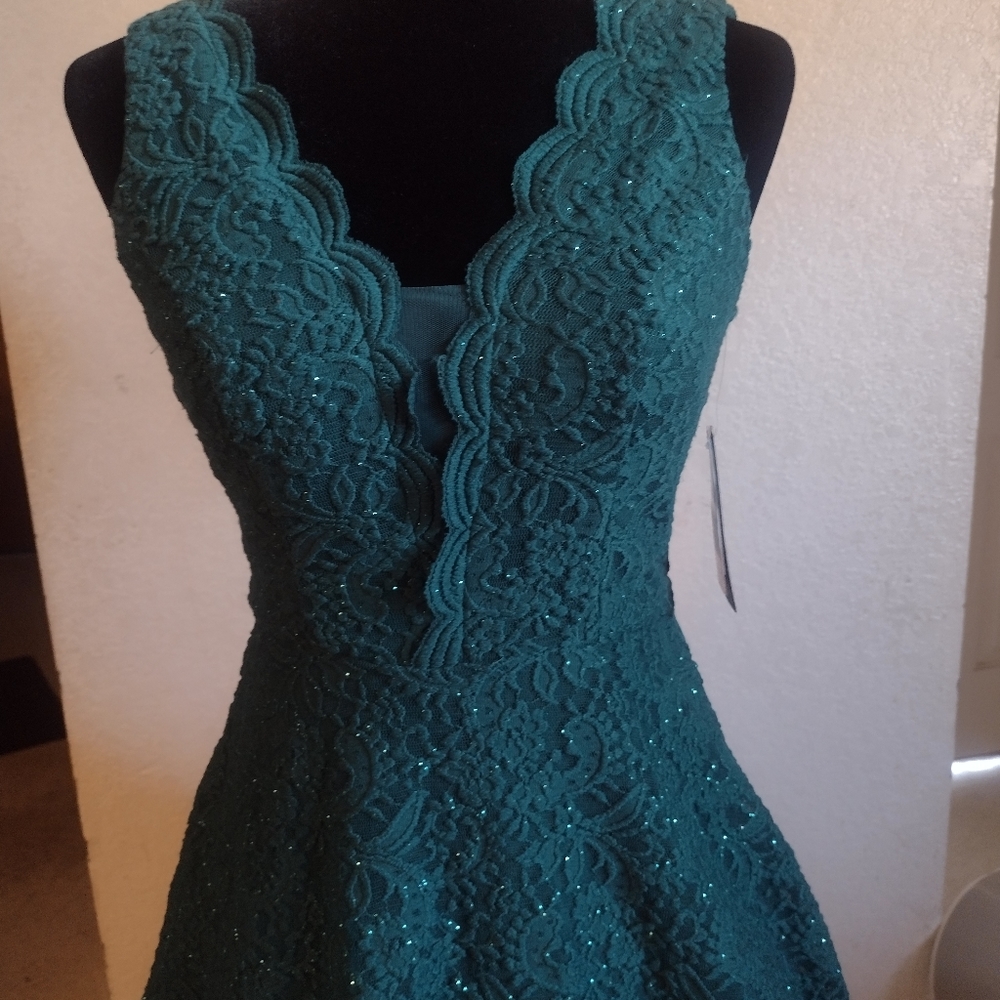 NWT City Studio Emerald Green Party/Homecoming A line Tulle dress. Juniors 3